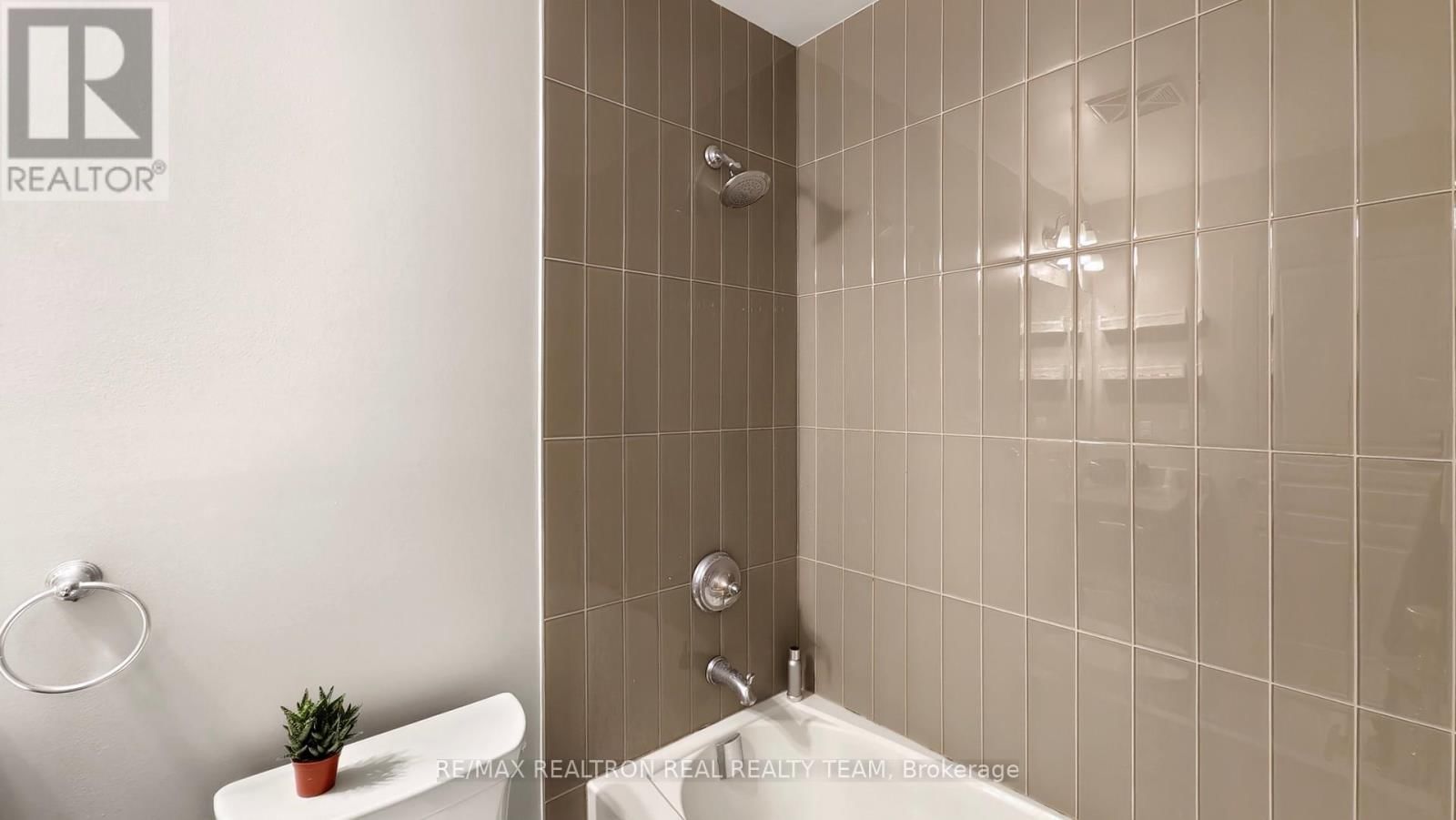 332 - 3170 ERIN MILLS PARKWAY Image 28