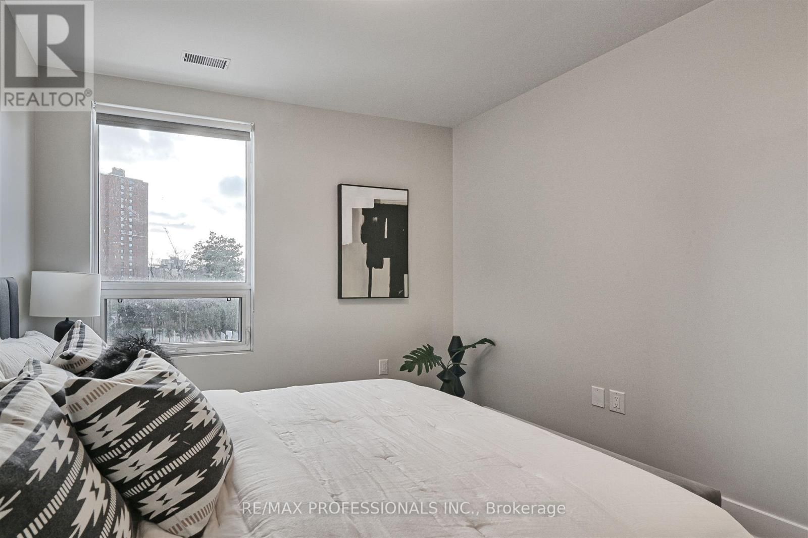 114 - 62 DIXFIELD DRIVE Image 12