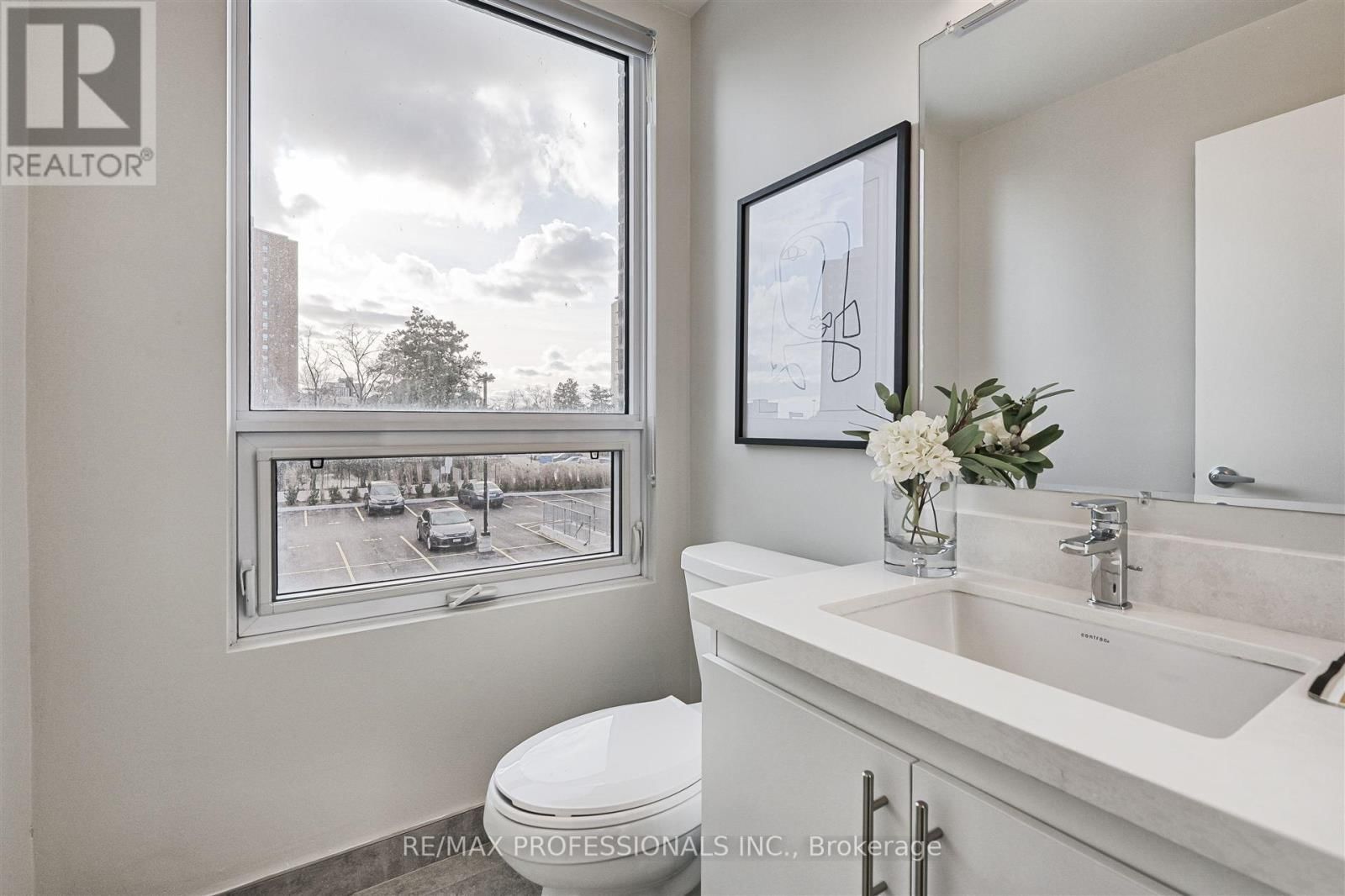 114 - 62 DIXFIELD DRIVE Image 9