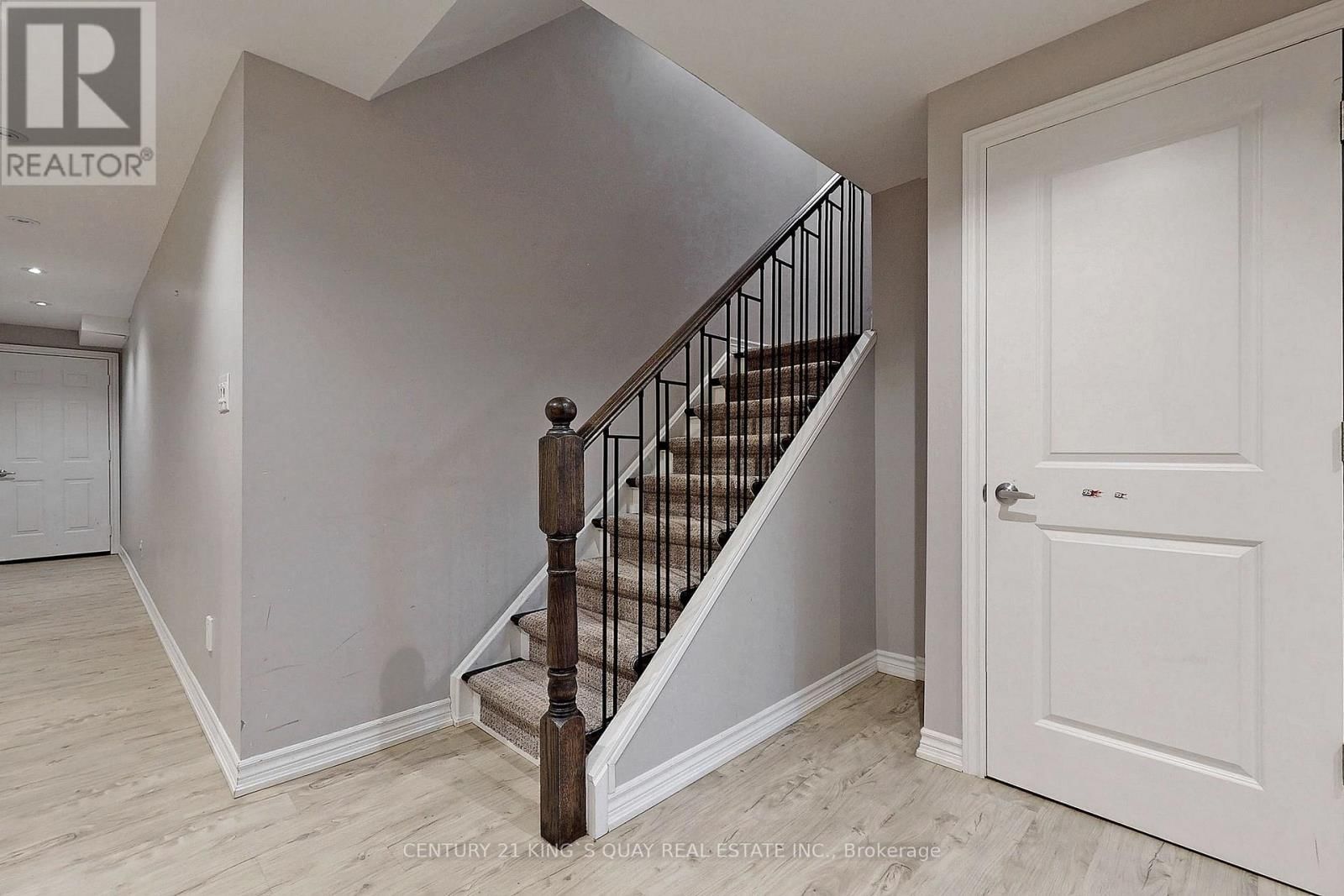 543 BRIDGEVIEW ROAD Image 34