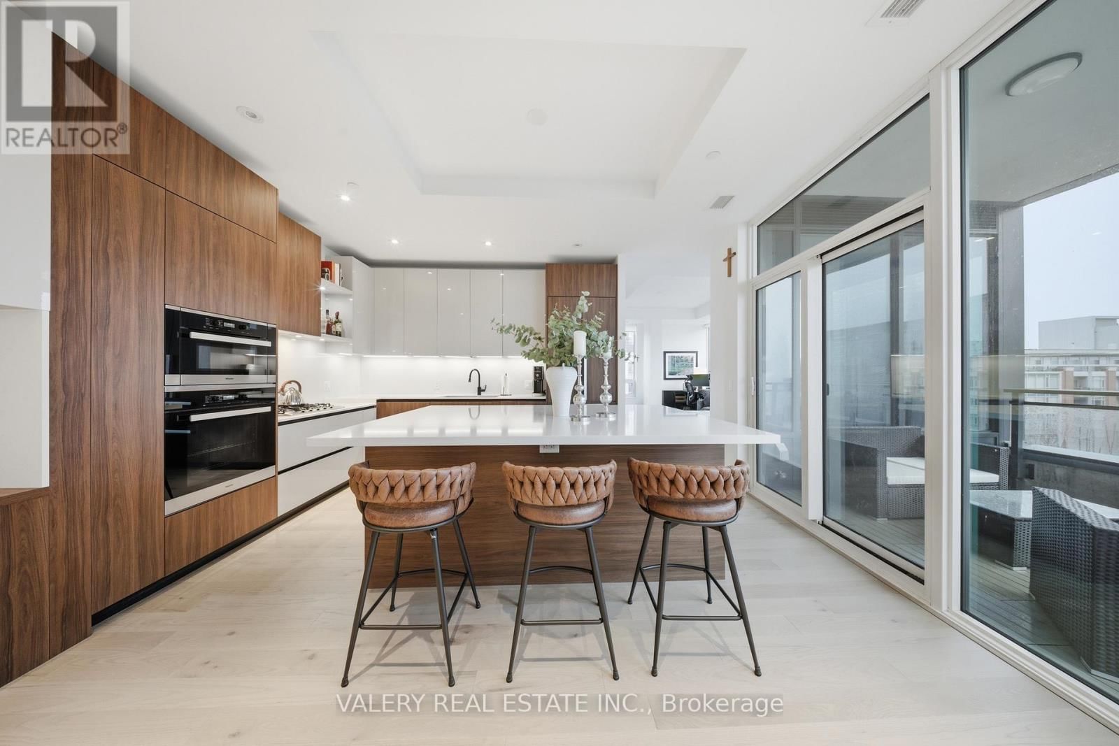 504 - 55 PORT STREET EAST Image 12