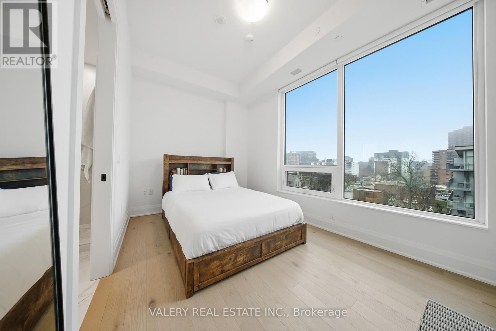 504 - 55 PORT STREET EAST Image 24