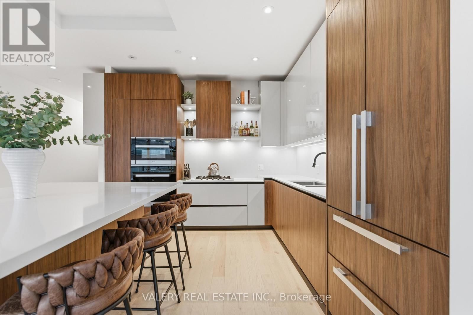 504 - 55 PORT STREET EAST Image 30