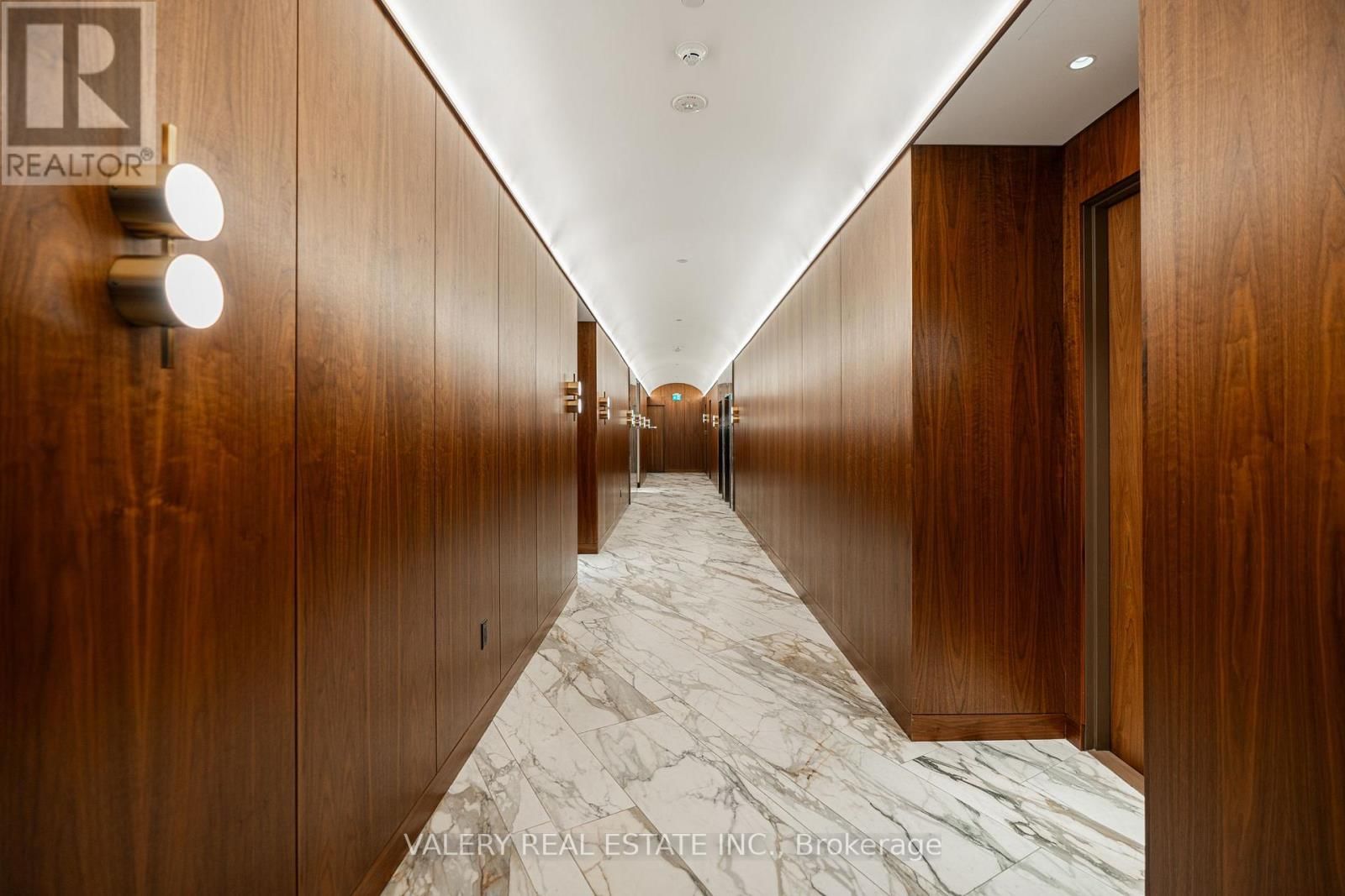 504 - 55 PORT STREET EAST Image 36