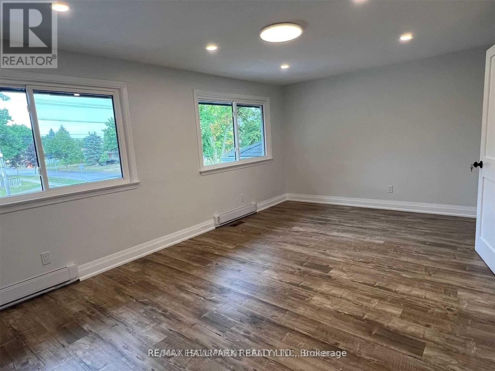 Main - 4328 NEW STREET Image 9