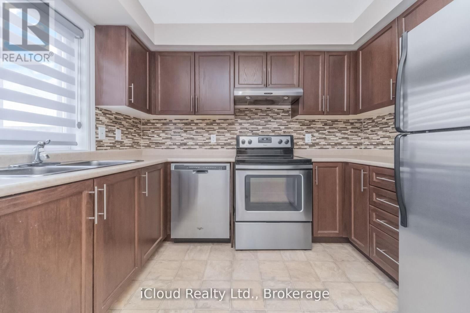 63 SPADINA ROAD Image 11