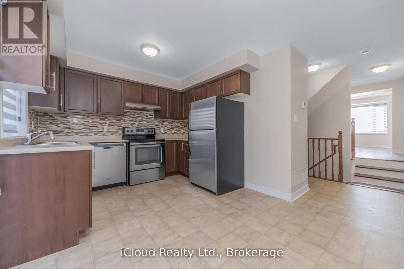 63 SPADINA ROAD Image 12