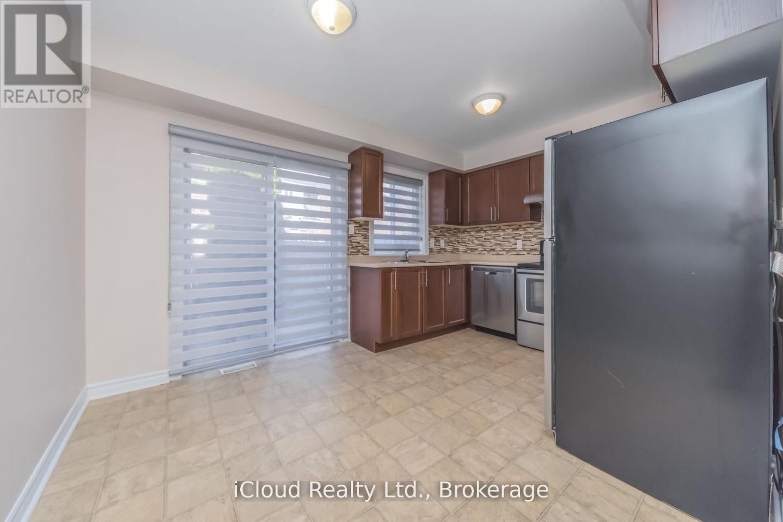 63 SPADINA ROAD Image 9