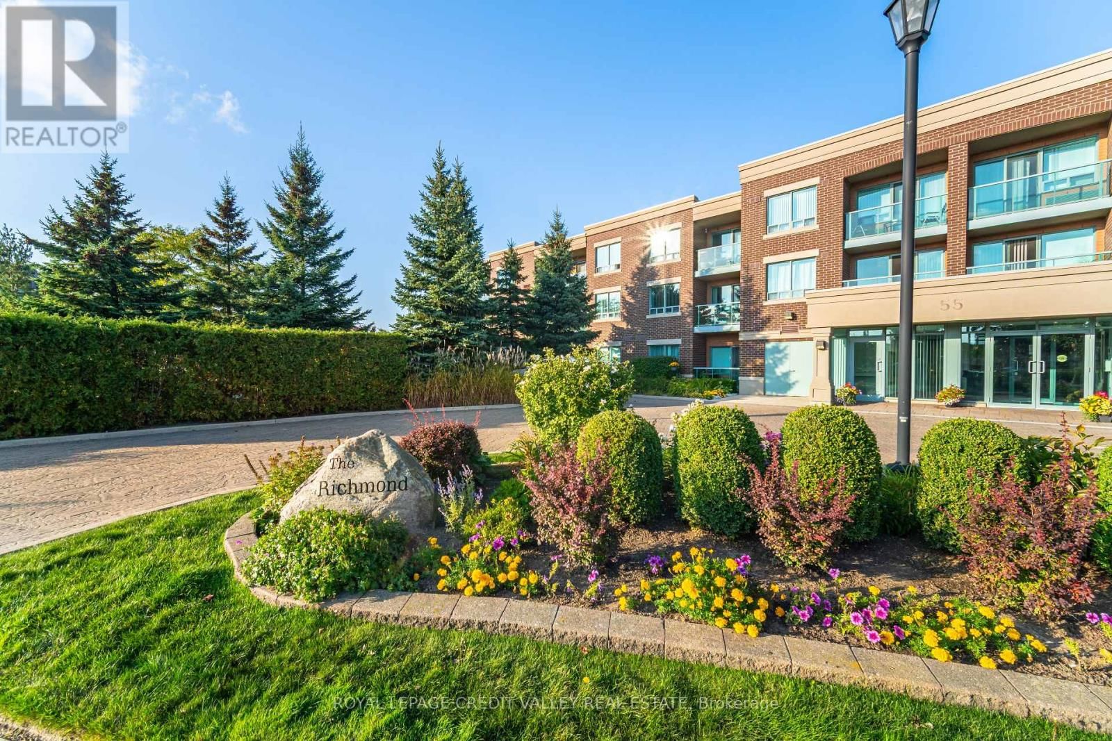 103 - 55 VIA ROSEDALE Image 2