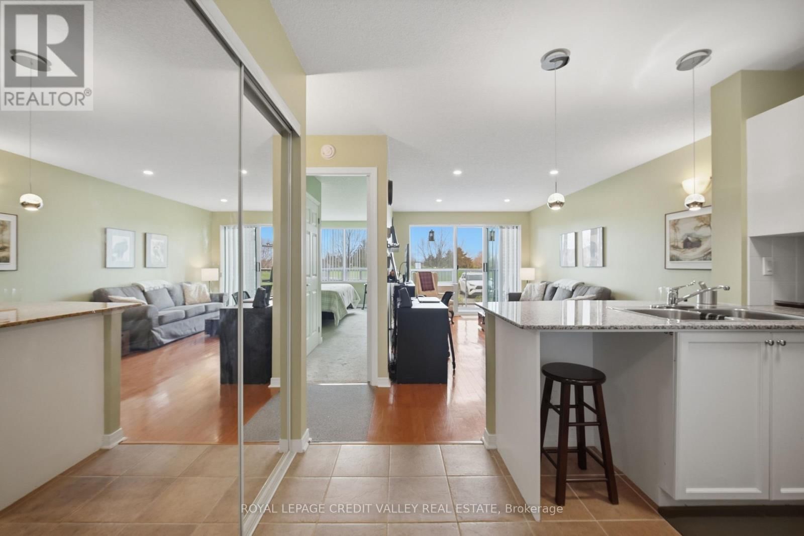 103 - 55 VIA ROSEDALE Image 9