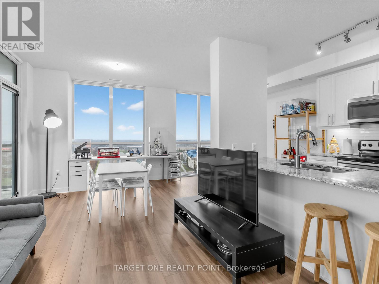 802 - 3975 GRAND PARK DRIVE Image 15