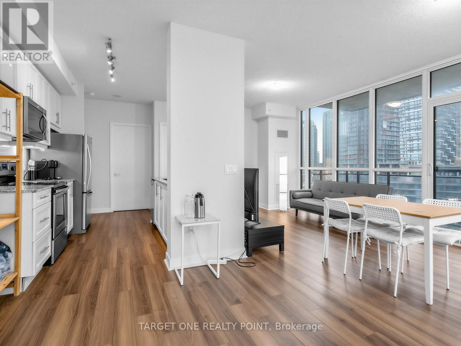 802 - 3975 GRAND PARK DRIVE Image 16