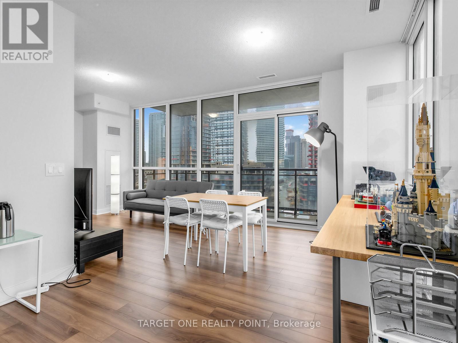 802 - 3975 GRAND PARK DRIVE Image 17