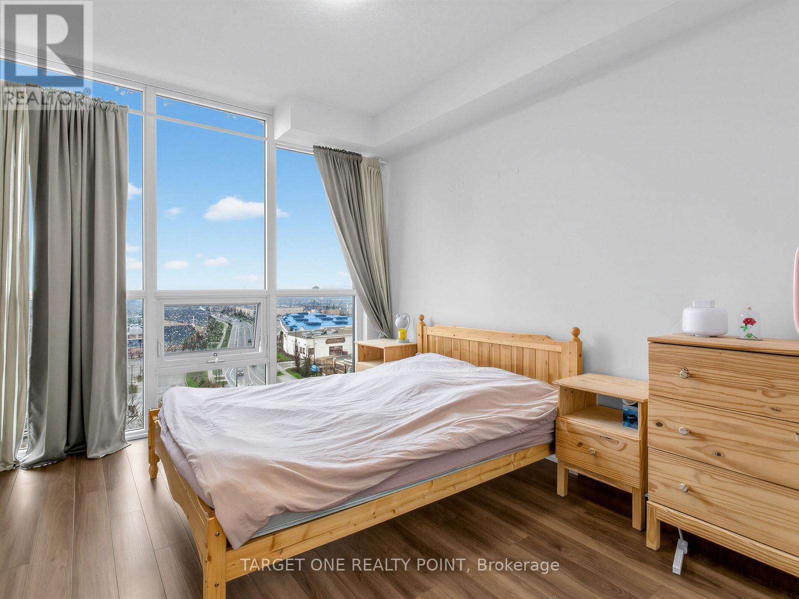 802 - 3975 GRAND PARK DRIVE Image 20