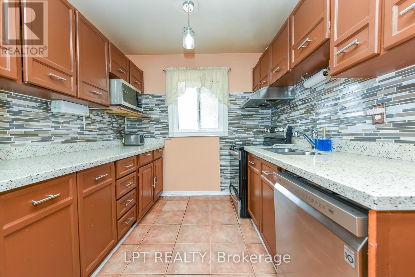 67 KAY DRIVE Image 17