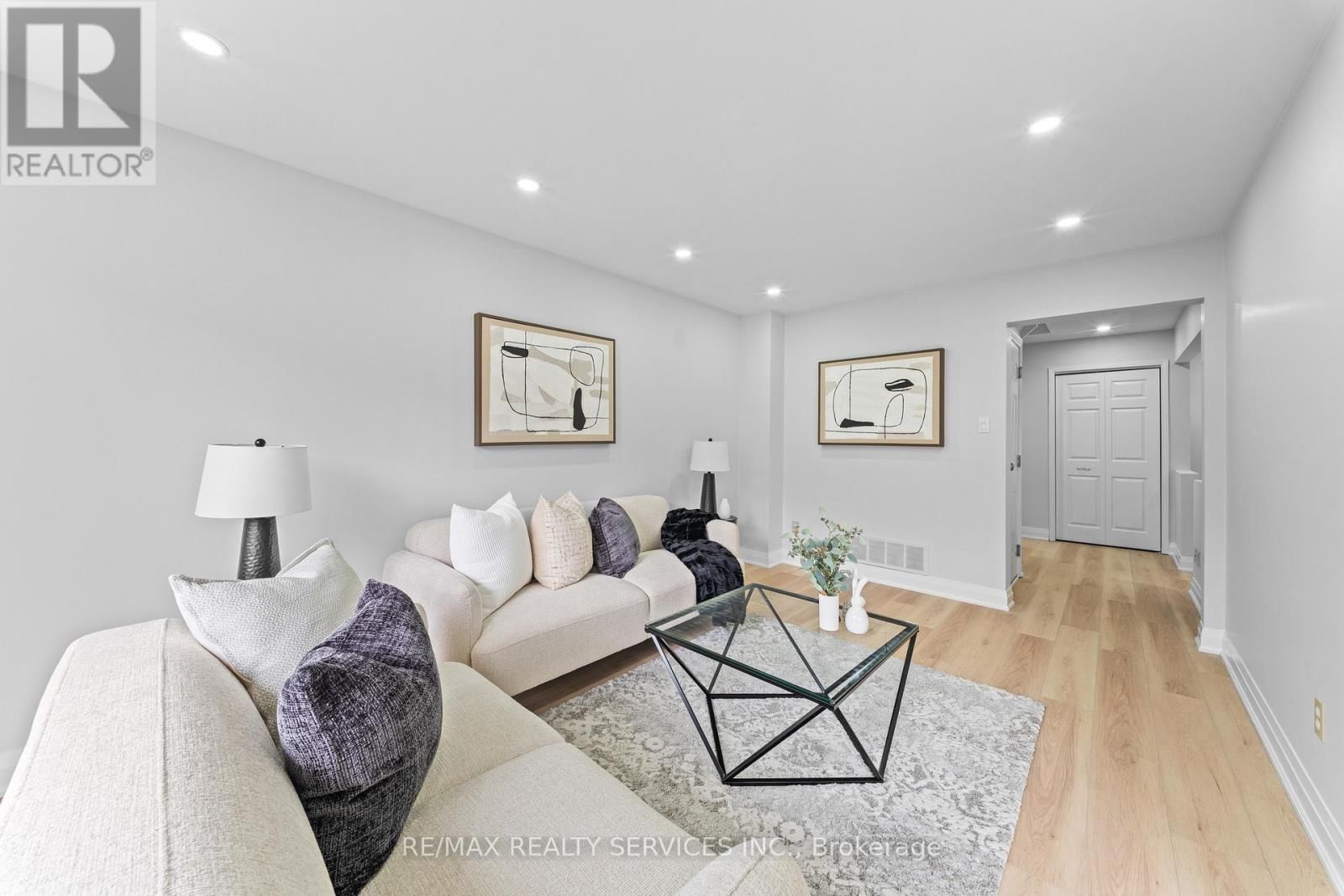 41 TANAGER SQUARE Image 18