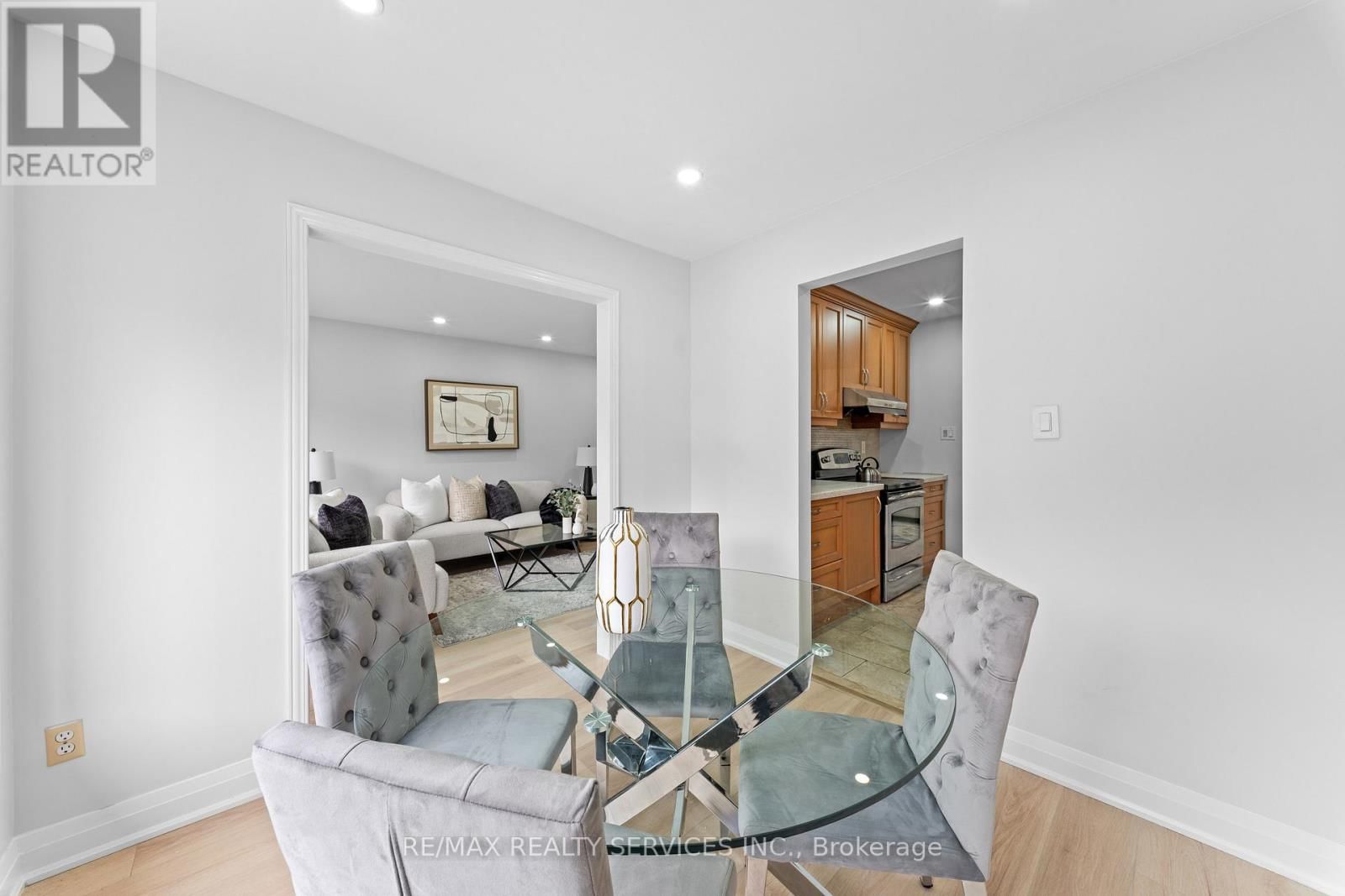 41 TANAGER SQUARE Image 23