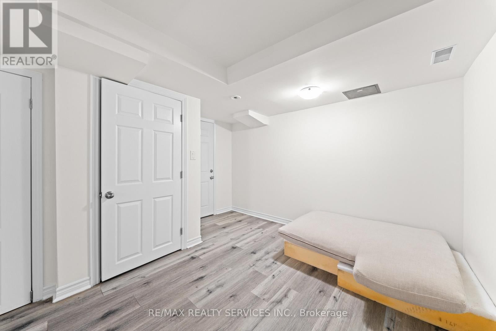 41 TANAGER SQUARE Image 37