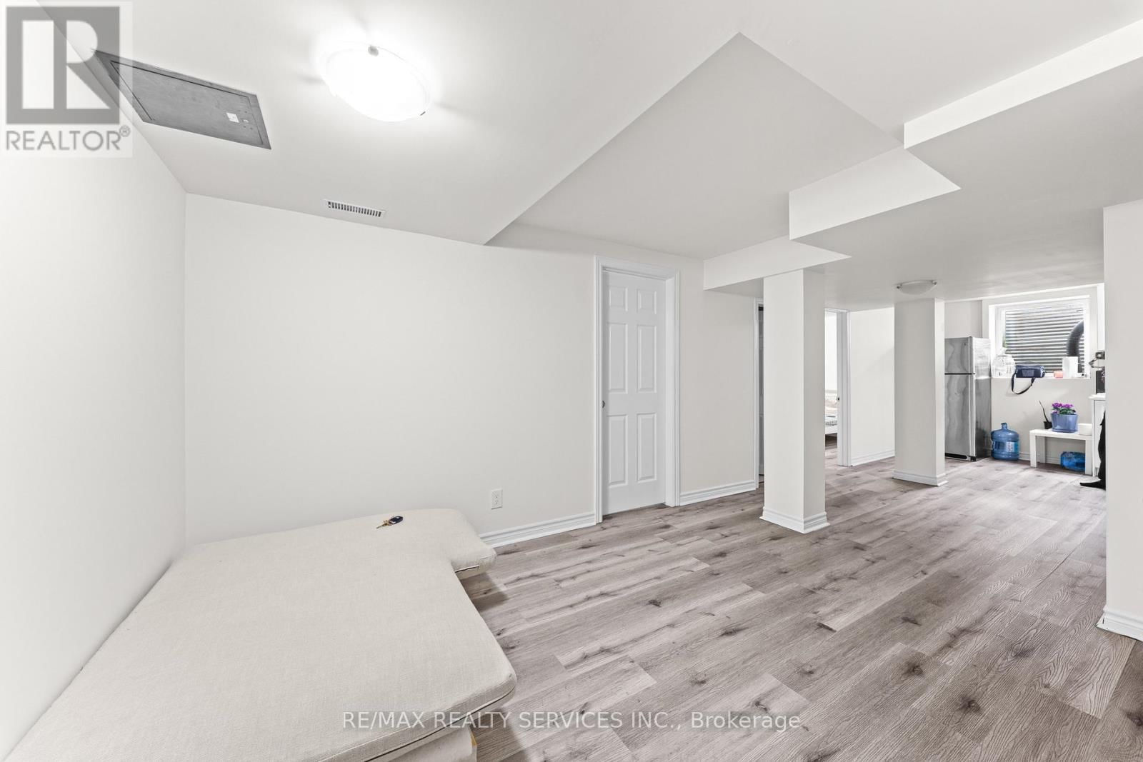 41 TANAGER SQUARE Image 38