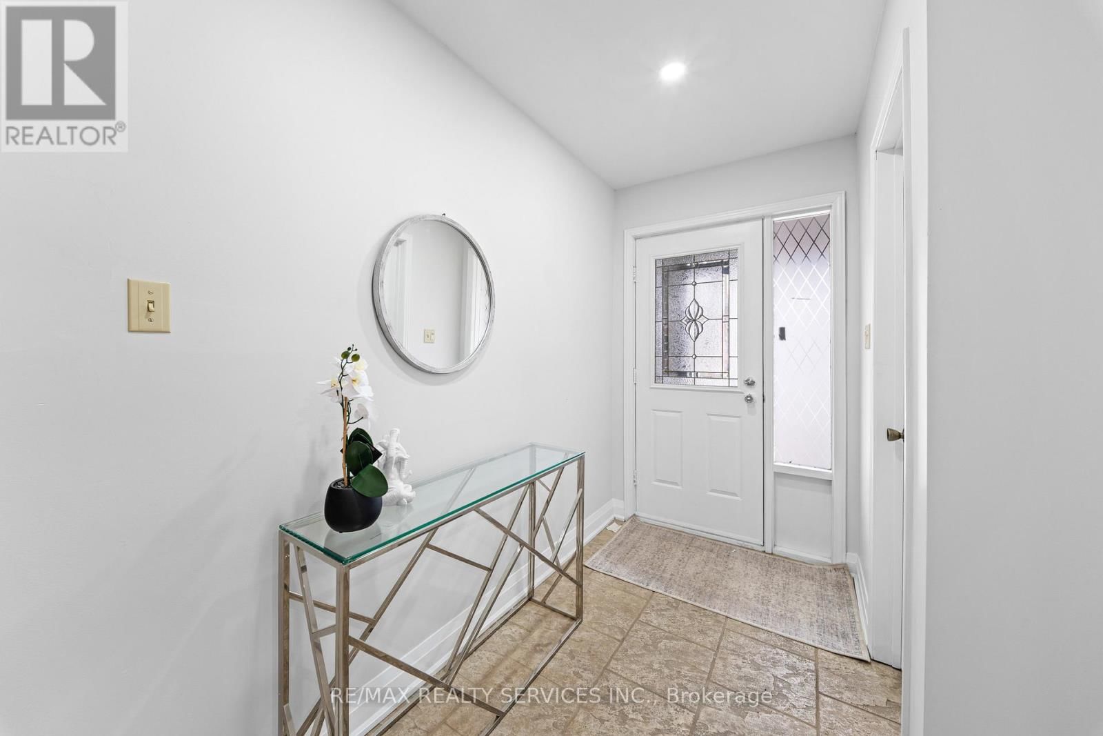 41 TANAGER SQUARE Image 4