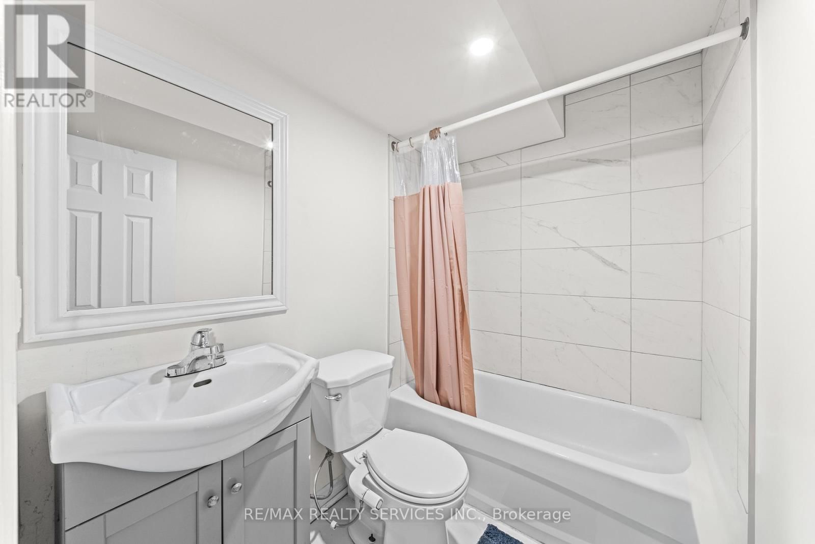 41 TANAGER SQUARE Image 46