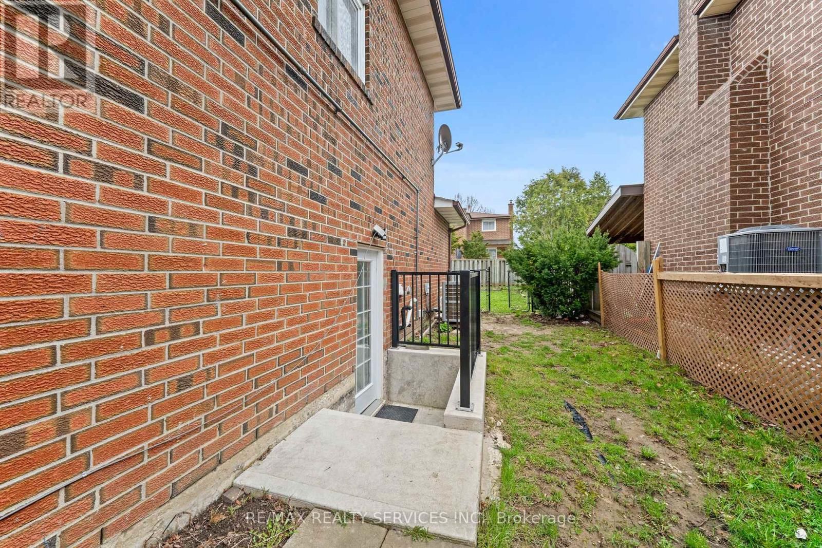 41 TANAGER SQUARE Image 47