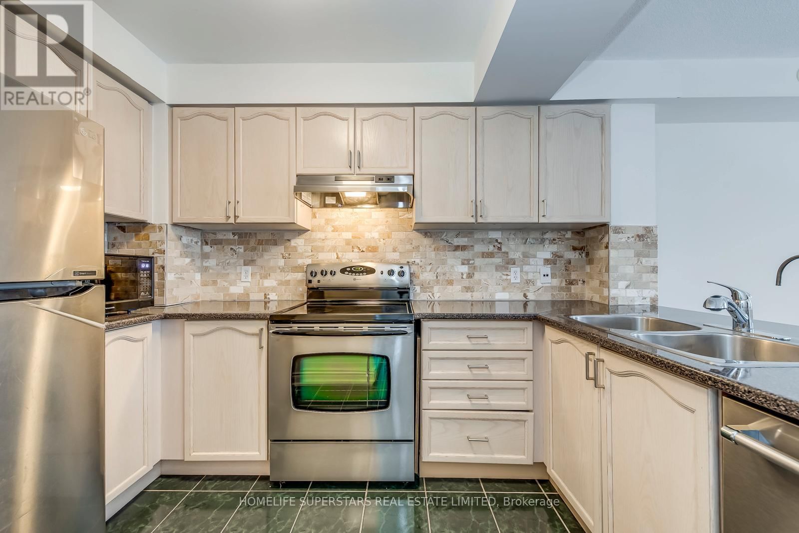 Unit 11 - 605 SHORELINE DRIVE Image 5