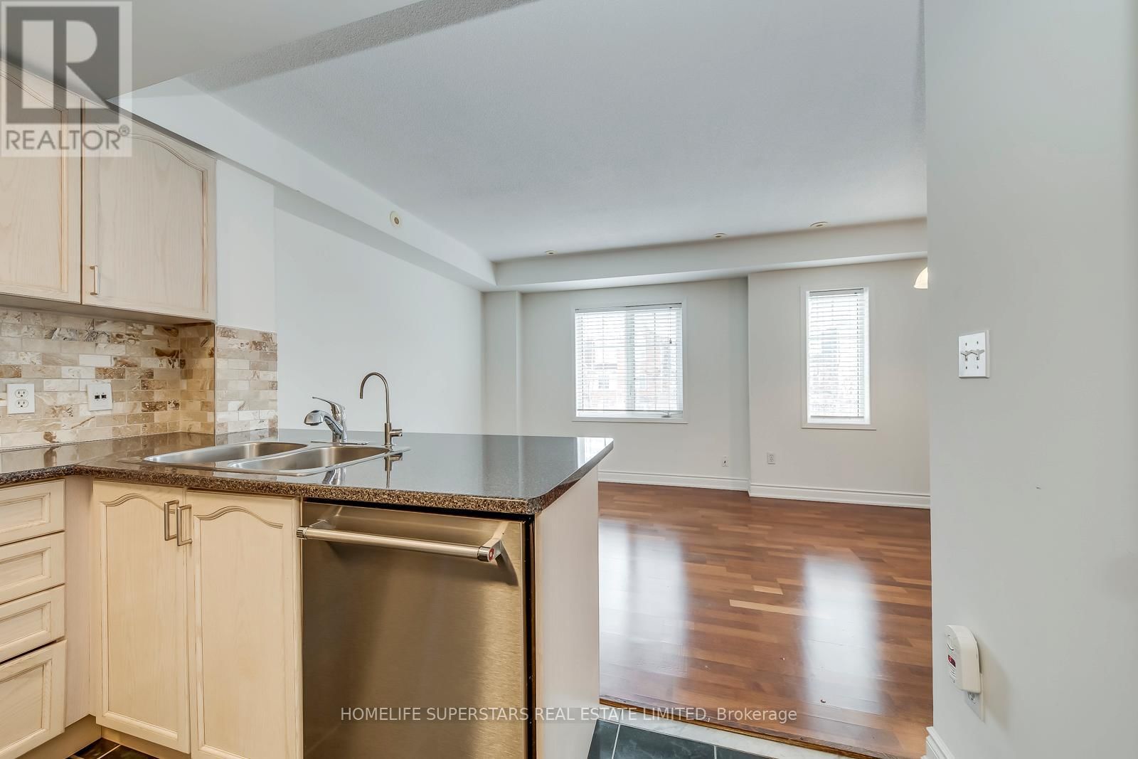 Unit 11 - 605 SHORELINE DRIVE Image 6