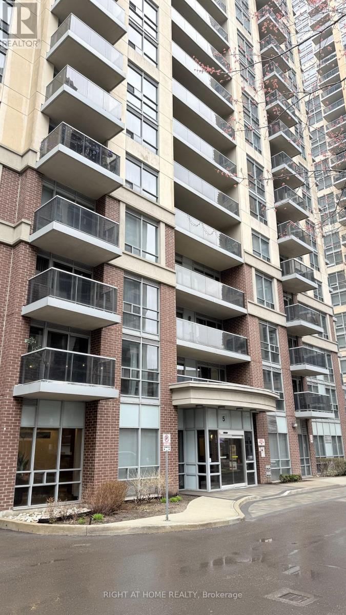 704 - 5 MICHAEL POWER PLACE Image 2