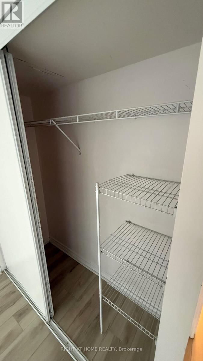 704 - 5 MICHAEL POWER PLACE Image 20