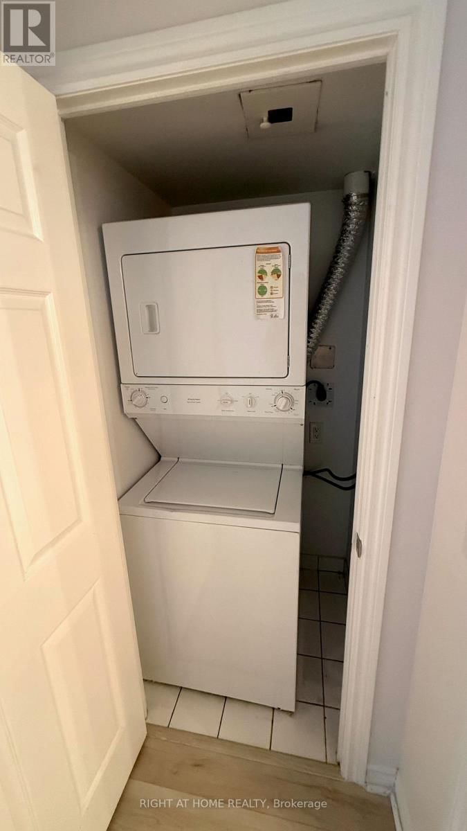 704 - 5 MICHAEL POWER PLACE Image 26