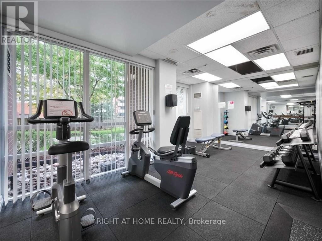 704 - 5 MICHAEL POWER PLACE Image 27