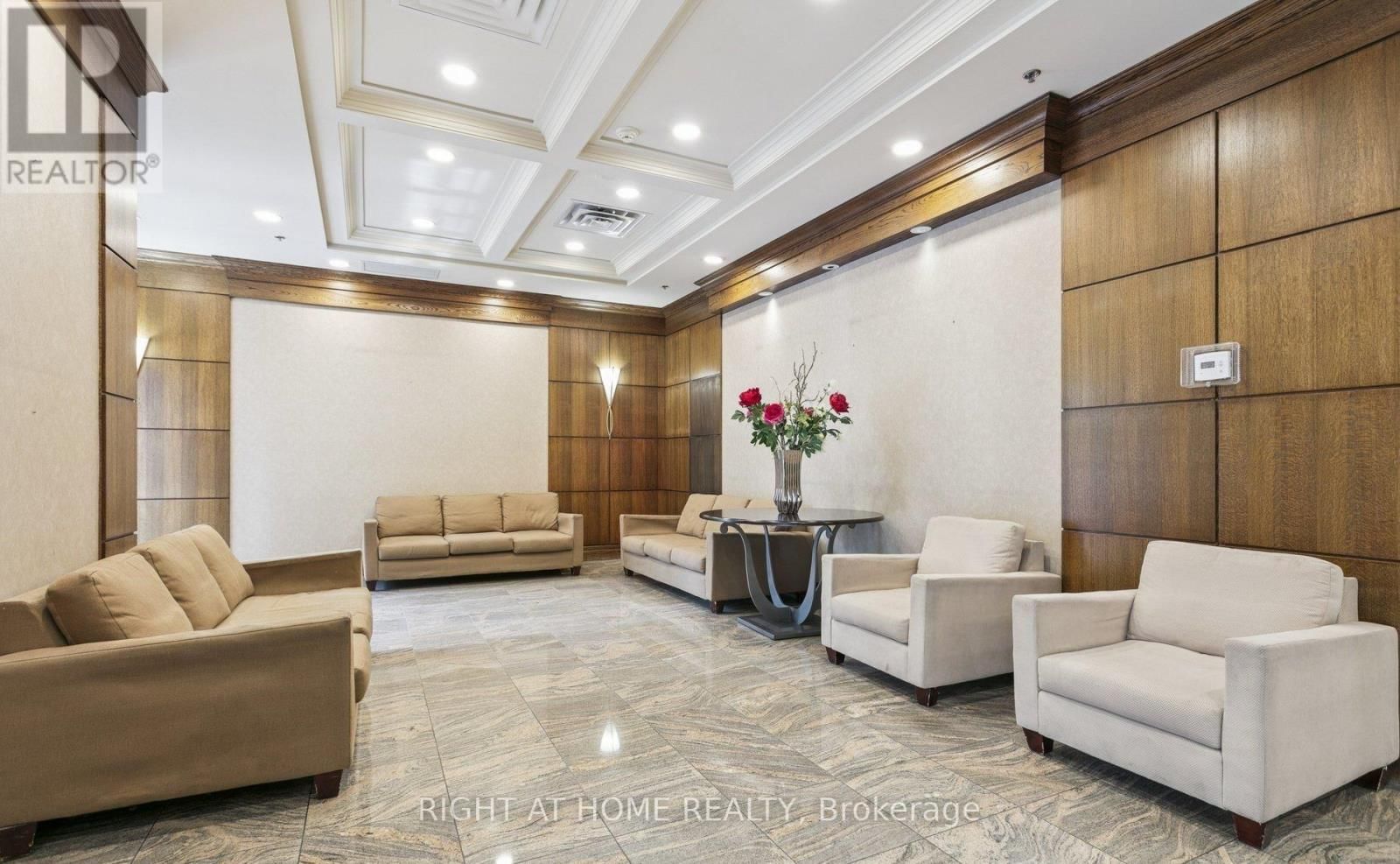 704 - 5 MICHAEL POWER PLACE Image 5