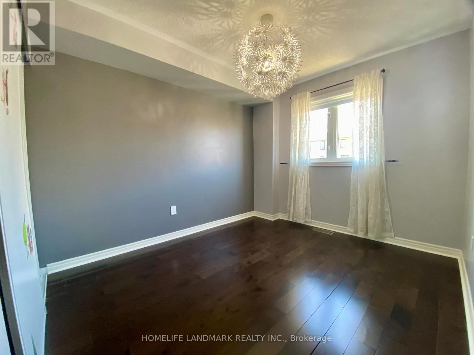 259 GATWICK DRIVE Image 12