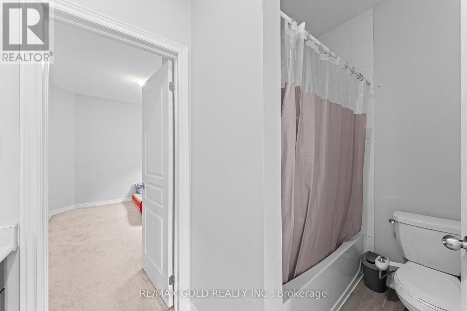 9 GODERICH DRIVE Image 36