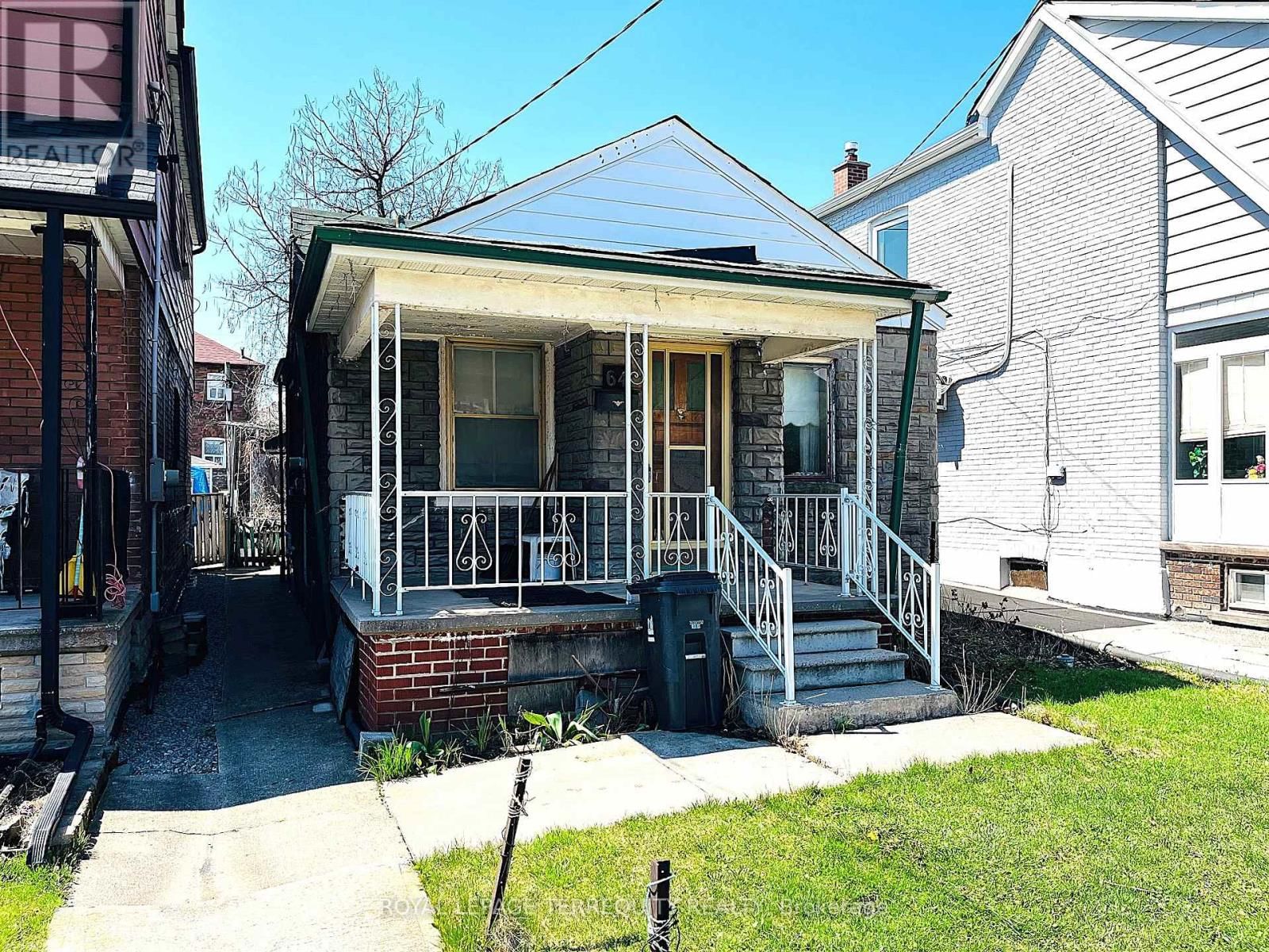 64 CHAMBERS AVENUE Image 2