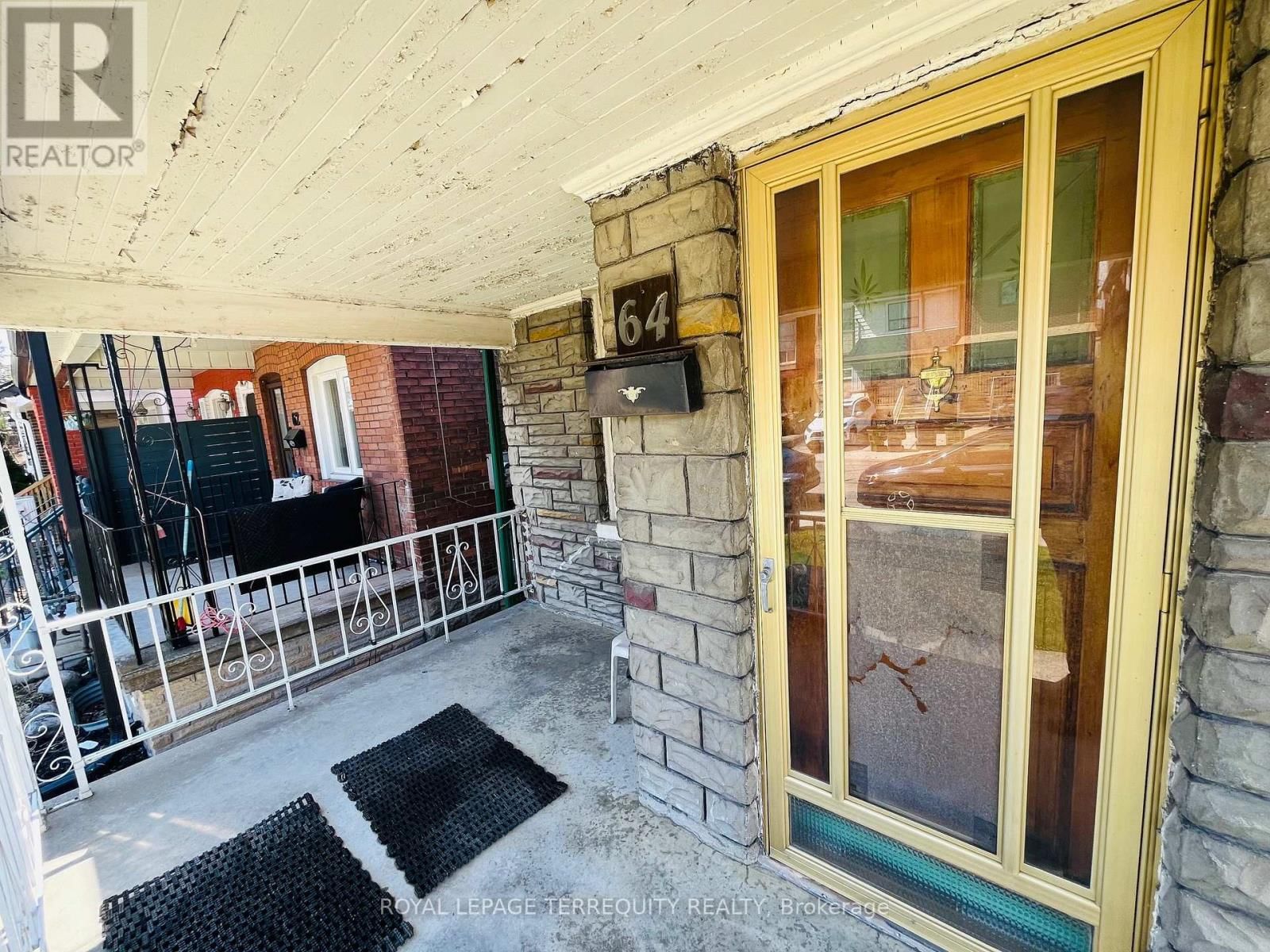 64 CHAMBERS AVENUE Image 4