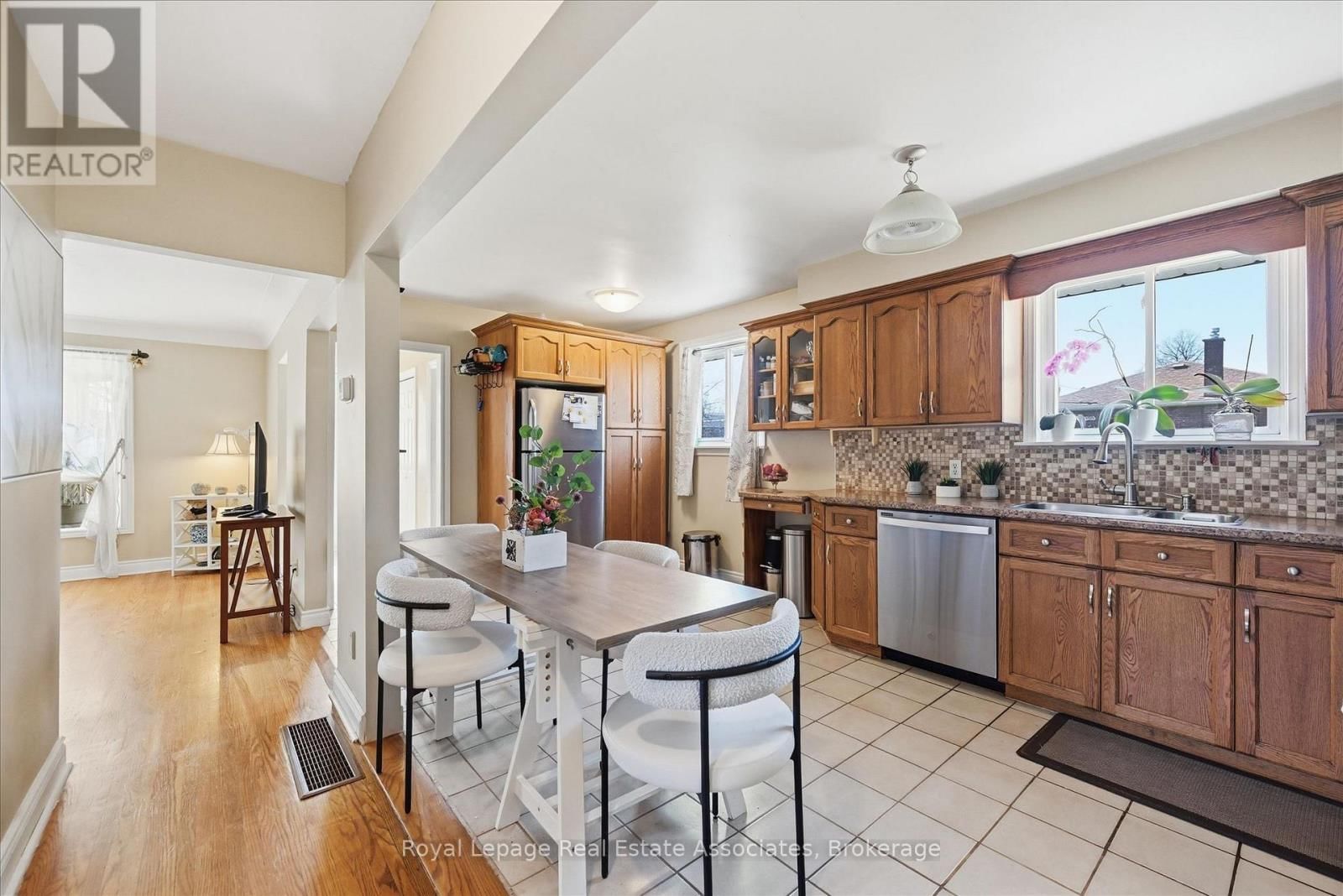 1131 STANLEY DRIVE Image 10