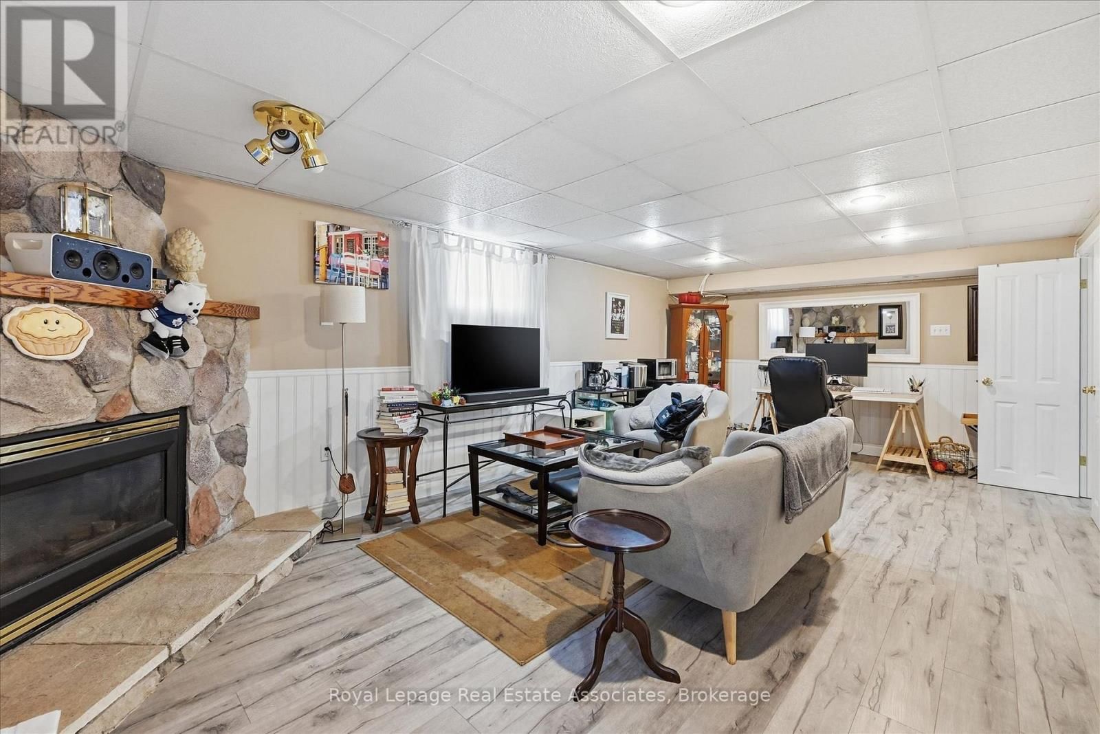 1131 STANLEY DRIVE Image 17