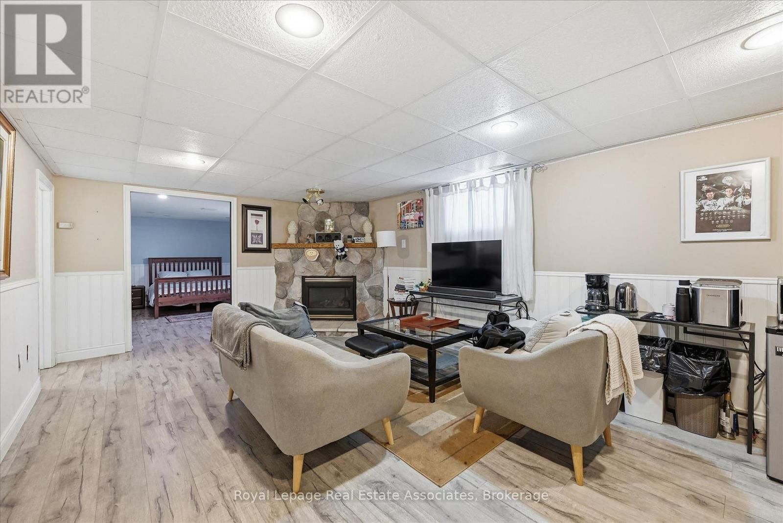 1131 STANLEY DRIVE Image 19