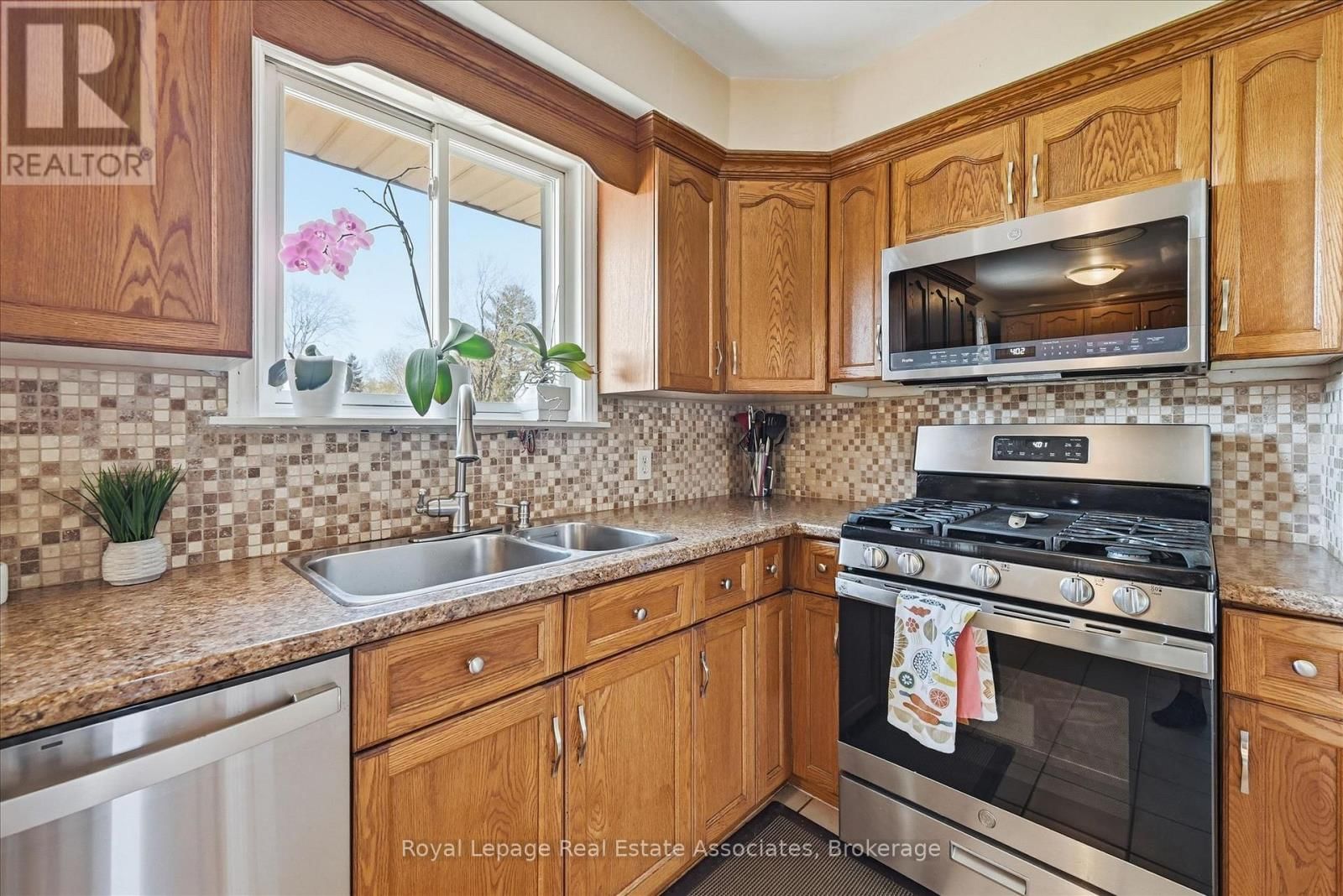 1131 STANLEY DRIVE Image 8