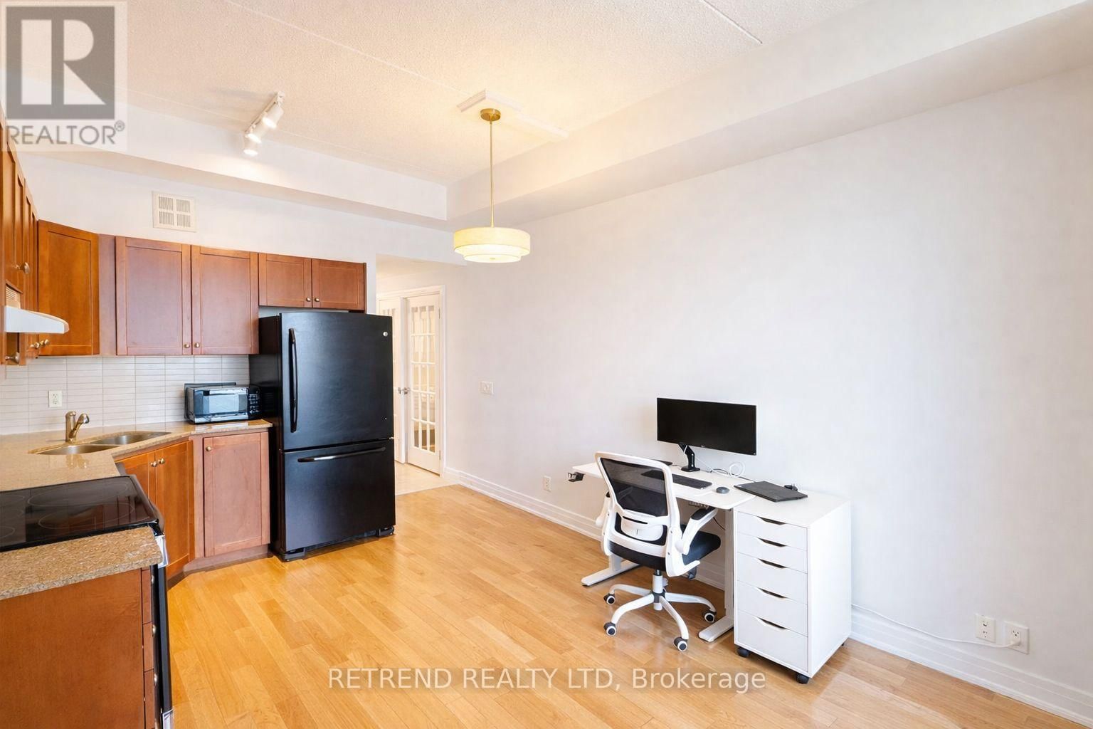 205 - 2737 KEELE STREET WEST Image 5