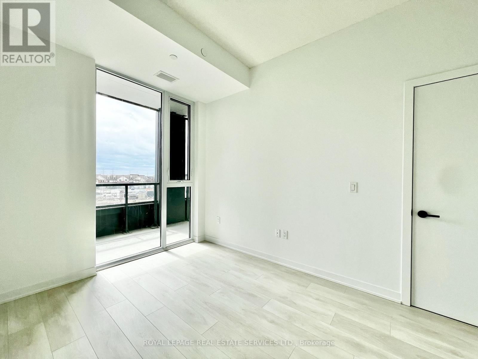 309 - 4878 POWERS COMMON Image 10