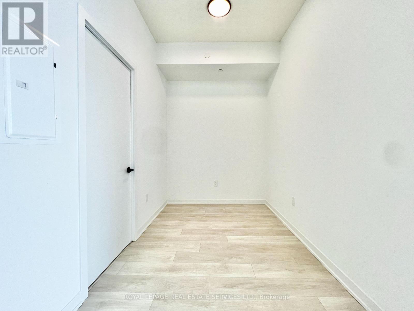 309 - 4878 POWERS COMMON Image 16