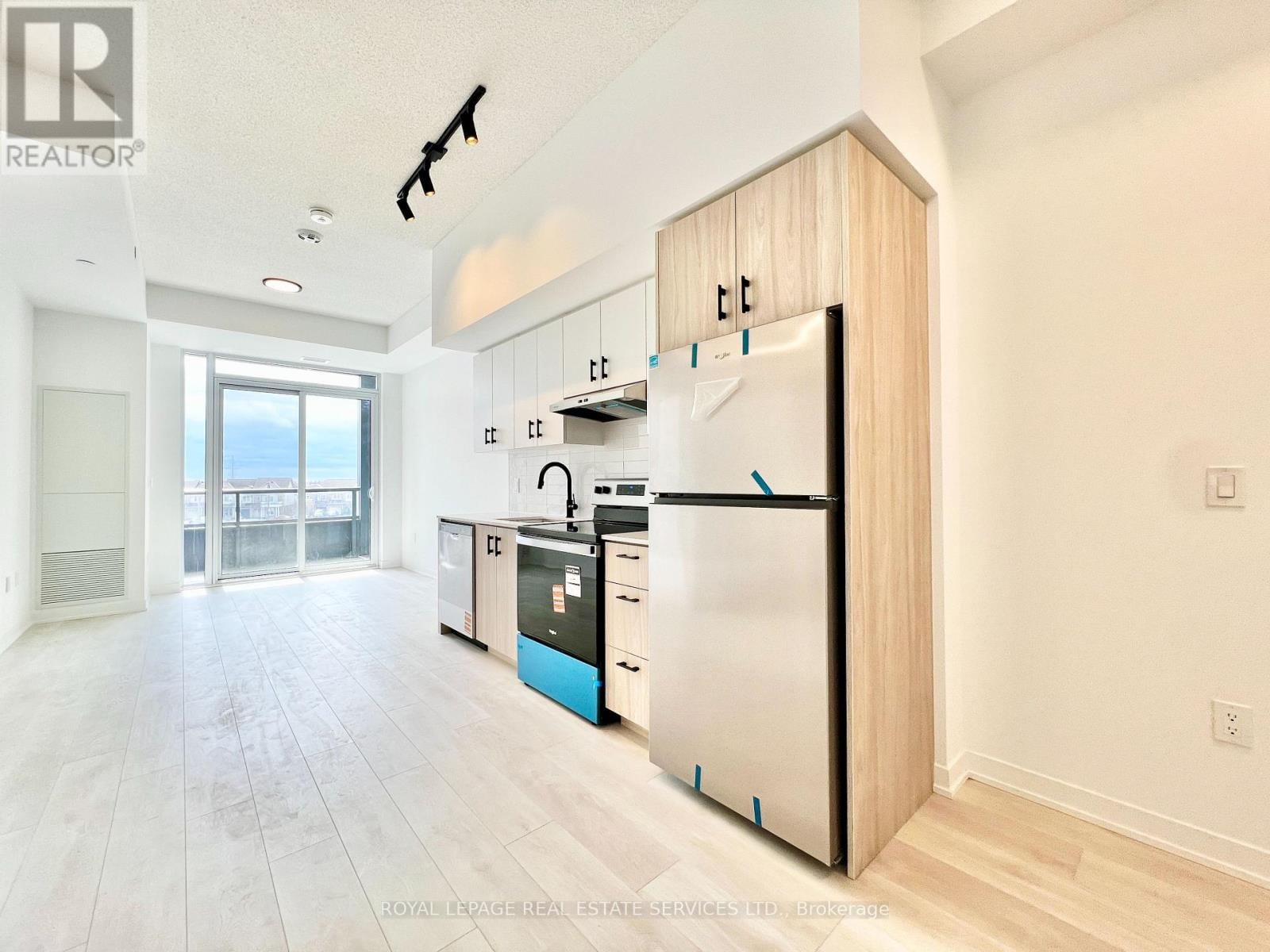 309 - 4878 POWERS COMMON Image 3