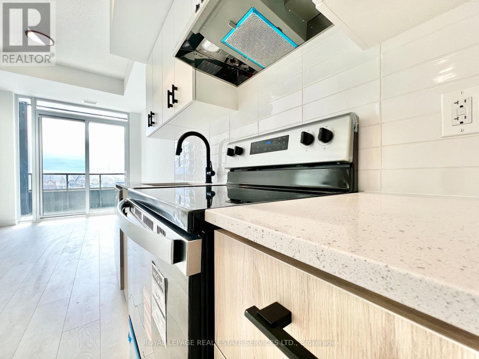 309 - 4878 POWERS COMMON Image 6