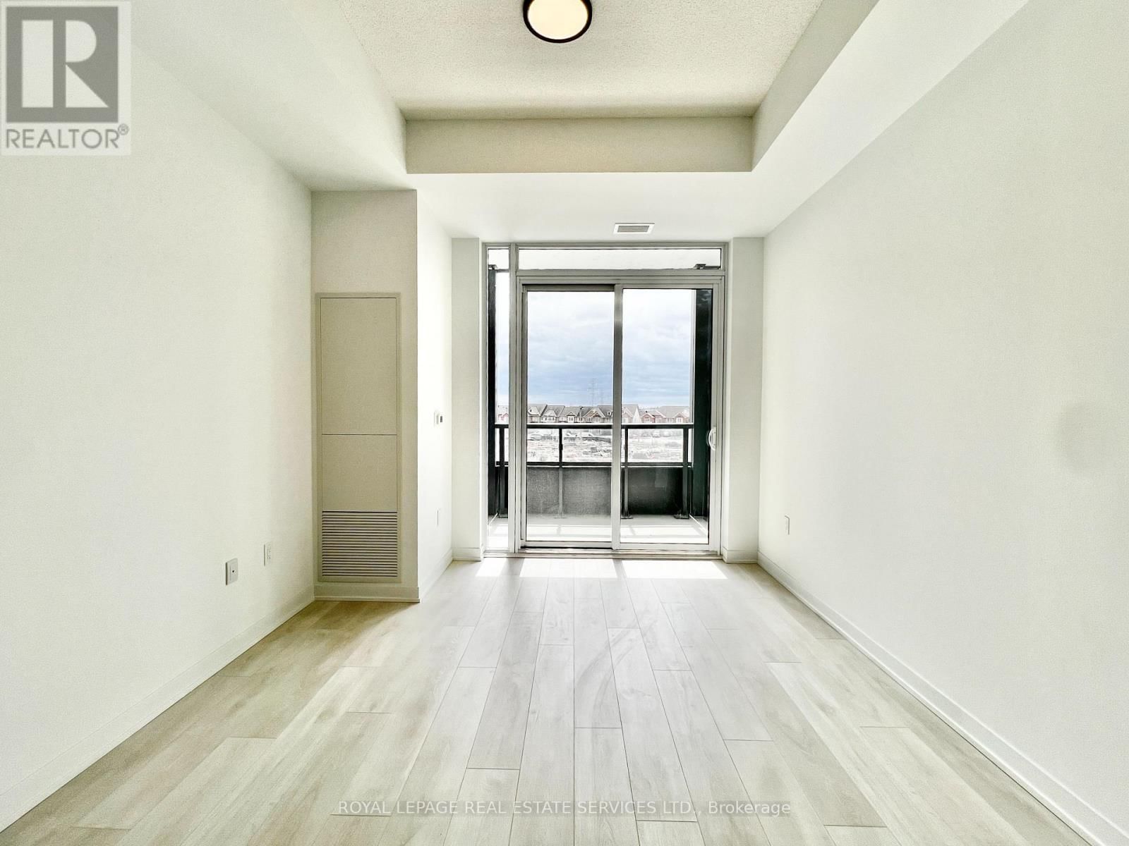 309 - 4878 POWERS COMMON Image 8