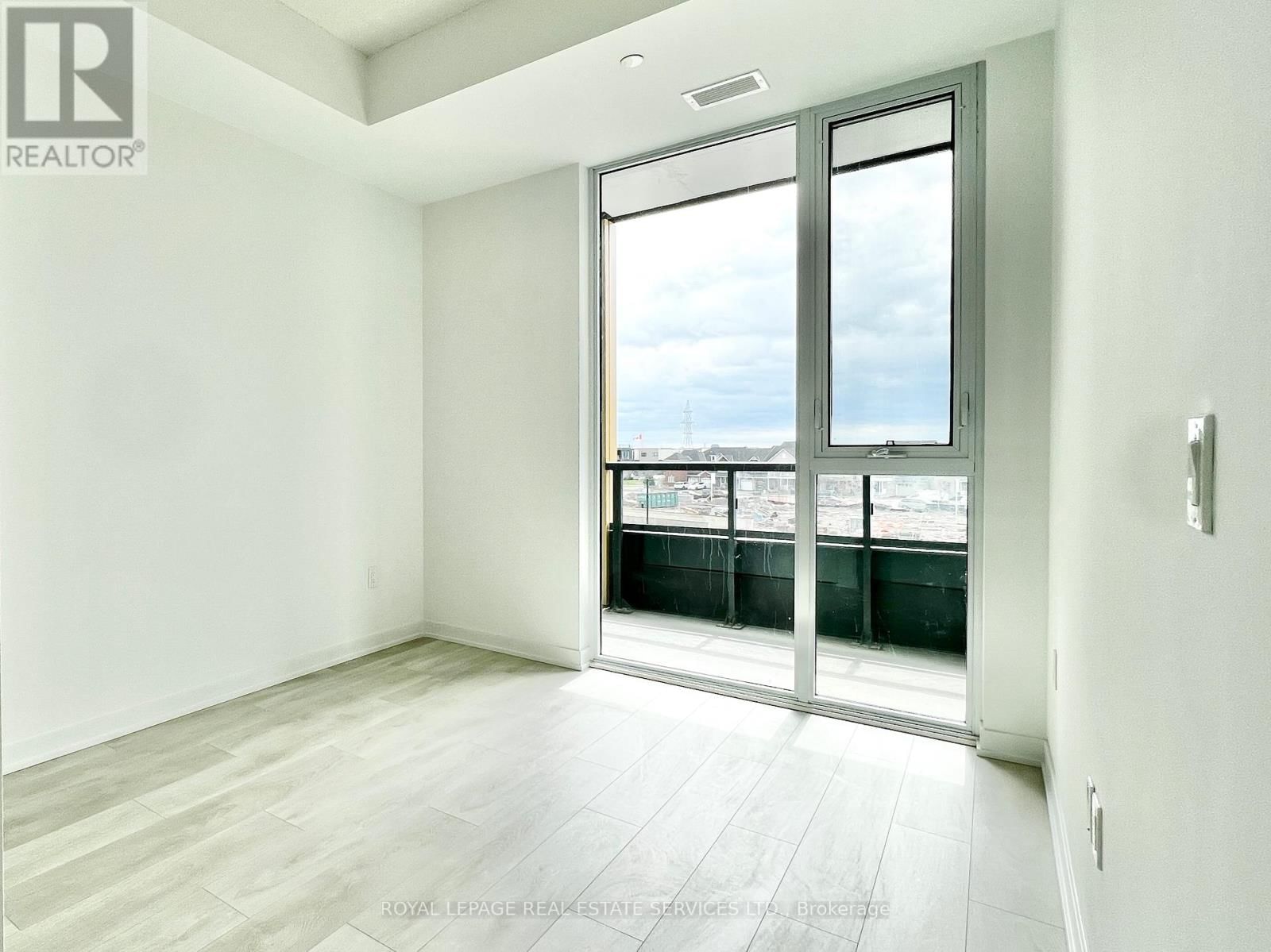 309 - 4878 POWERS COMMON Image 9