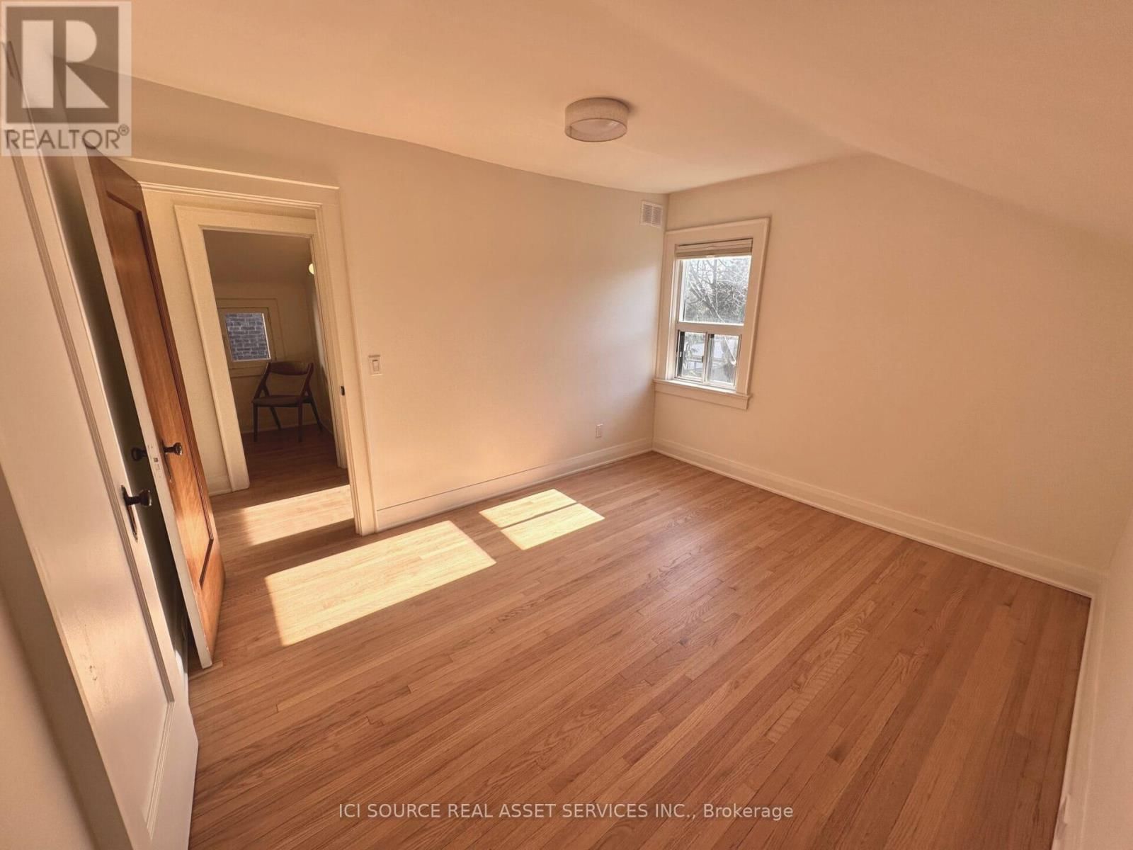 32 ALHAMBRA AVENUE Image 17