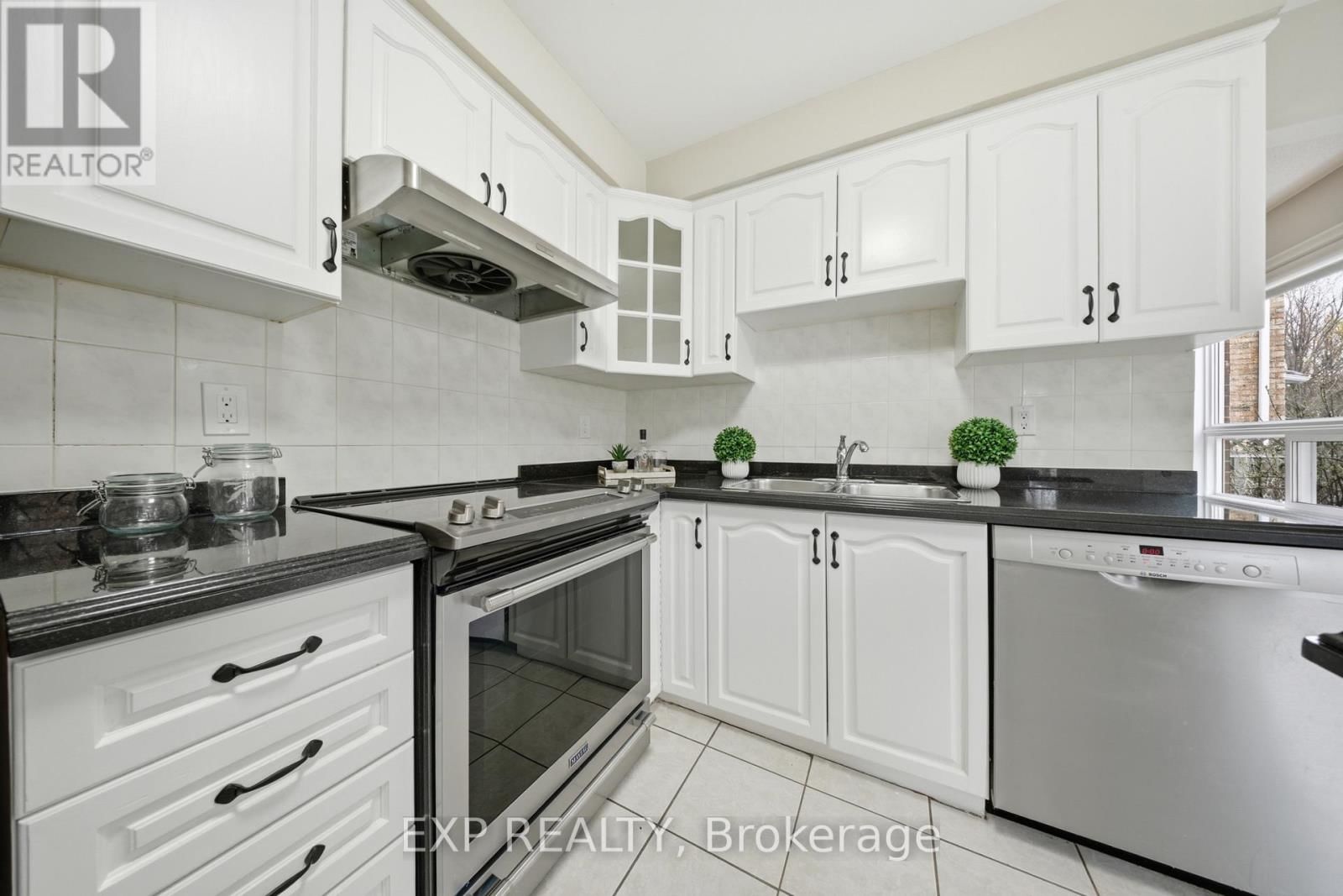 85 PROFESSOR'S LAKE PARKWAY Image 17